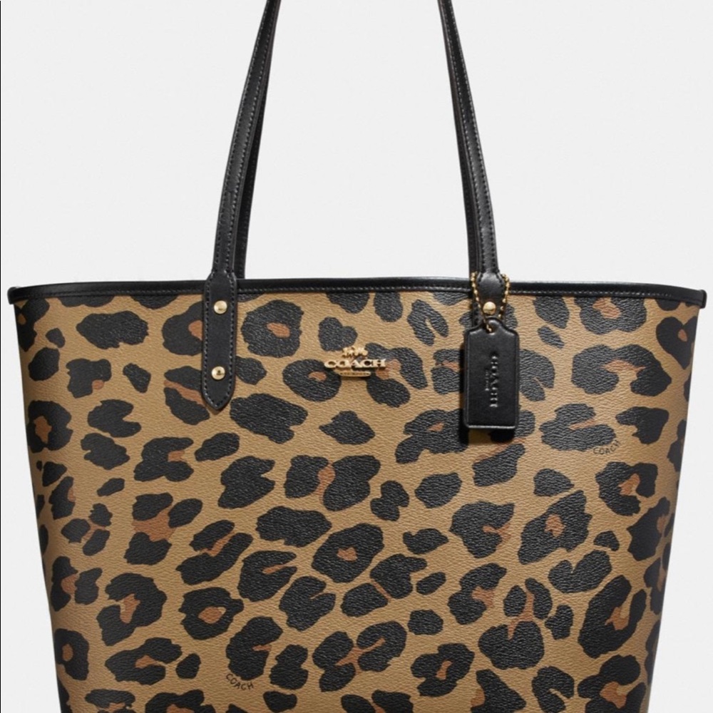 NWT Coach leopard reversible tote& wristlet - Picture 2 of 3